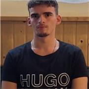 Podría dar varias materias. Entre ellas destacan mi conocimiento en el área científica y matemática, ya que en estos momentos estoy estudiando una carrera de ingeniería